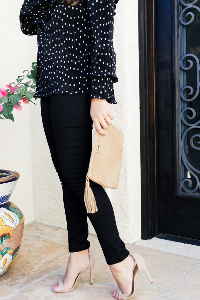 black top and jeans for fall