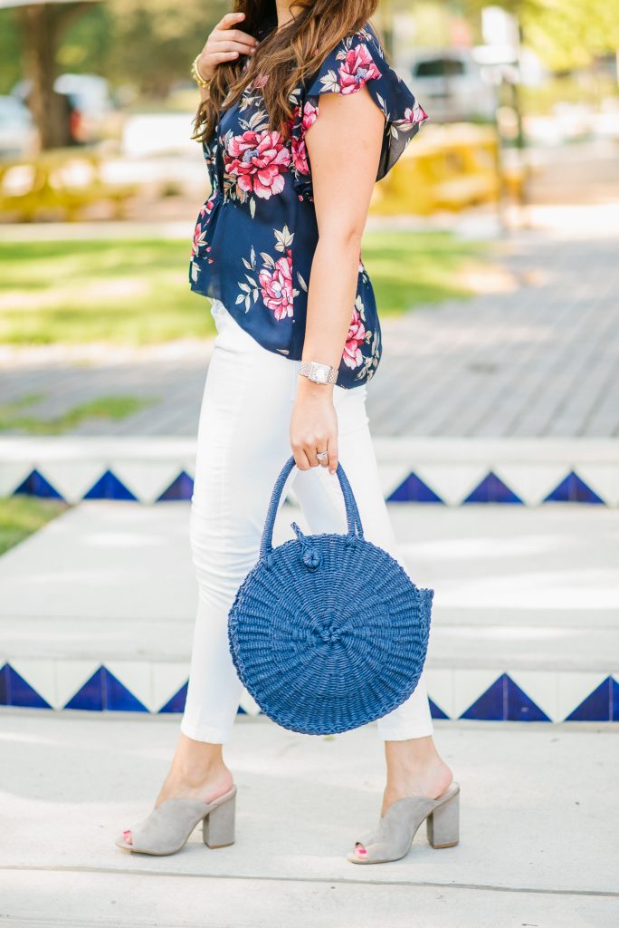 on-trend round bags, straw handbags