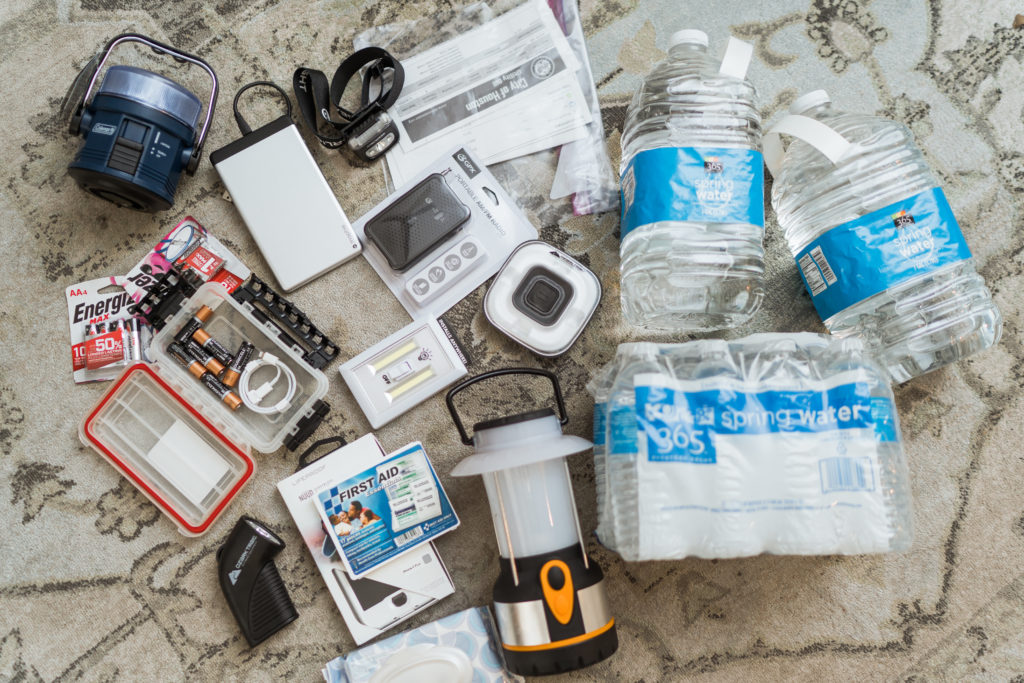 Houston hurricane emergency kit essentials 